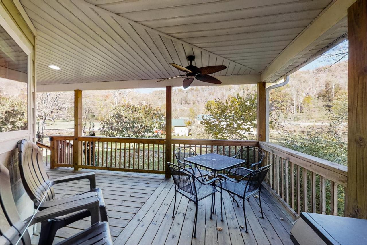 3 Bed 2 Bath Vacation Home In Whittier Exterior photo
