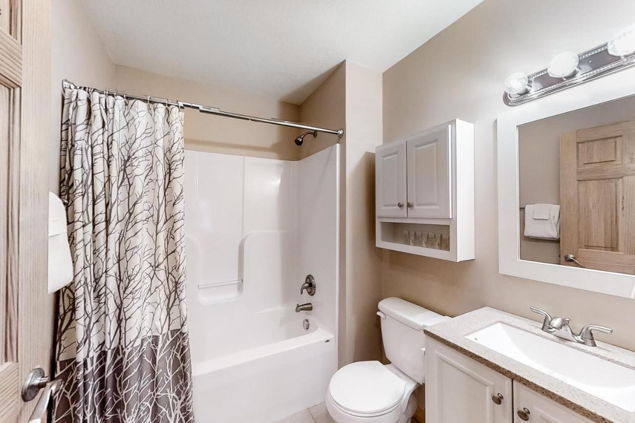 3 Bed 2 Bath Vacation Home In Whittier Exterior photo