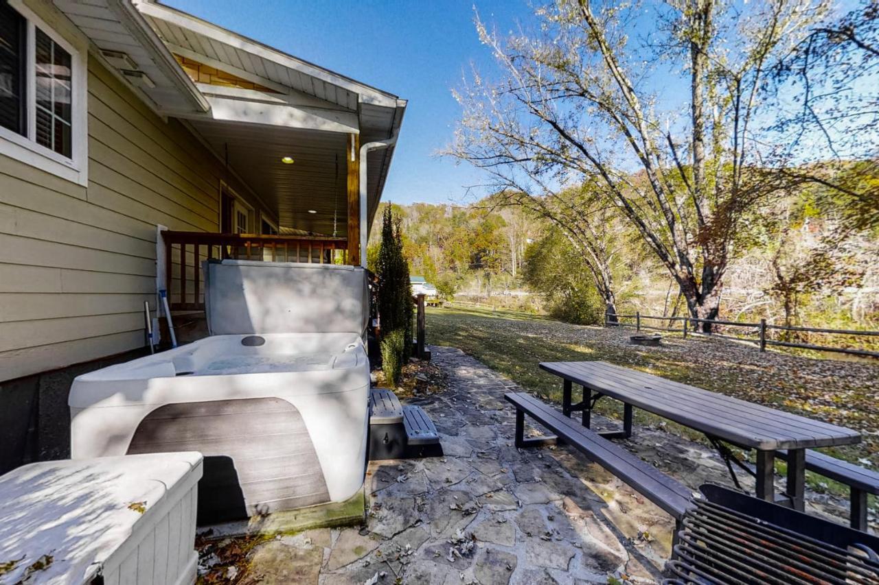 3 Bed 2 Bath Vacation Home In Whittier Exterior photo